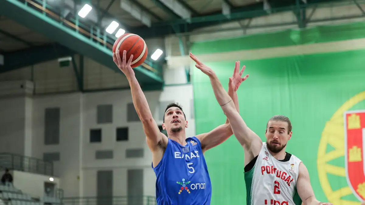 Πορτογαλία – Ελλάδα 68-76: Γαλανόλευκο διπλό με υπογραφή Λαρεντζάκη – Σαμοντούροφ