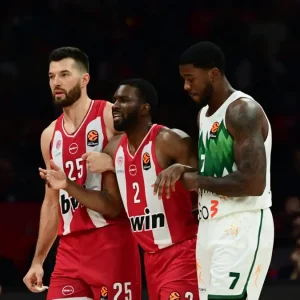 Ολυμπιακός: Το «no way» του Κίναν Έβανς μετά τον τραυματισμό του που «πάγωσε» το ΣΕΦ