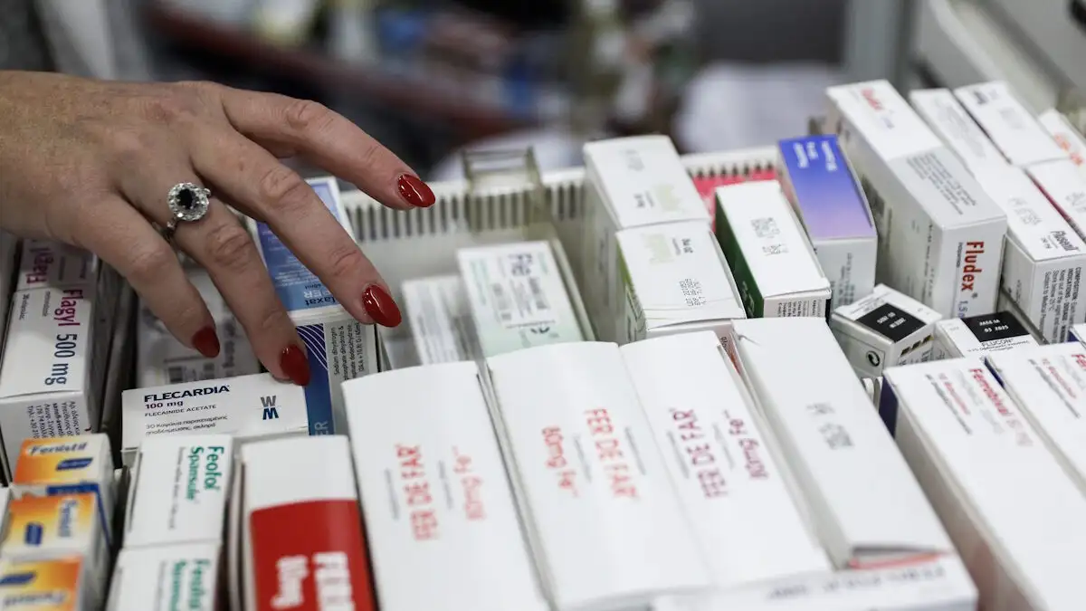 Αντιβιοτικά με τις «χούφτες» παίρνουν οι Έλληνες – Έκκληση ΕΟΔΥ για υπεύθυνη χρήση