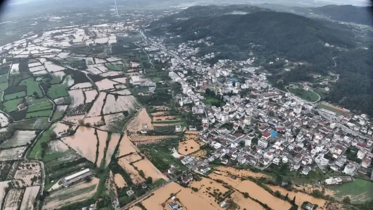 Κακοκαιρία: Συγκλονιστικές εικόνες από ψηλά αποτυπώνουν το μέγεθος της καταστροφής στη Φιλιππιάδα και την Καστοριά