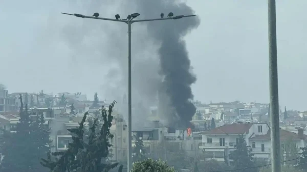 Θεσσαλονίκη: Φωτιά σε διαμέρισμα στην περιοχή της Πυλαίας – Δείτε εικόνες