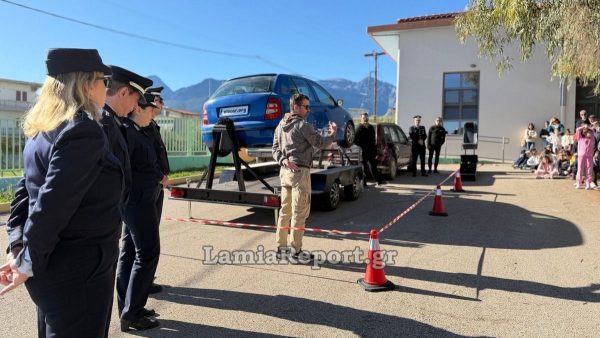 8ο Δημοτικό Σχολείο Λαμίας: Μάθημα οδικής ασφάλειας στην οδήγηση… σε πραγματικές συνθήκες - Δείτε εικόνες