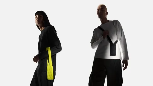 Η Apple λανσάρει το iPhone Pocket, μια πλεκτή τσέπη για κινητό που κοστίζει από 229,95 δολάρια