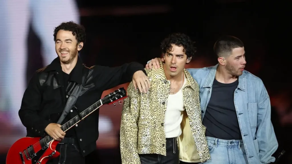 Οι Jonas Brothers στην παγκόσμια πρεμιέρα της ταινίας «A Very Jonas Christmas Movie» στη Νέα Υόρκη