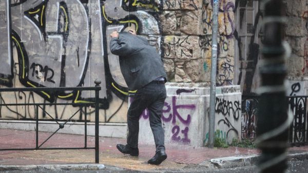 Νέο έκτακτο δελτίο ΕΜΥ: Πού επιδεινώνεται ο καιρός με ισχυρές καταιγίδες τις επόμενες ώρες