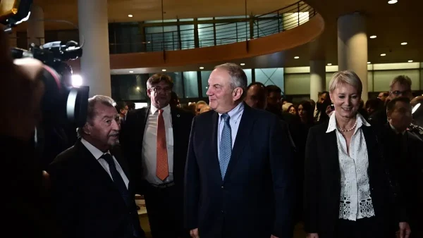 Ο Κώστας Καραμανλής σε εκδήλωση του Ελληνοκινεζικού Επιμελητηρίου: Αμοιβαία τα οφέλη από τις σχέσεις των δύο χωρών – Τα «καρφιά» για την κυβέρνηση Μητσοτάκη