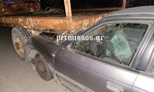 Αυτοκίνητο «καρφώθηκε» σε καρότσα τρακτέρ (ΦΩΤΟ-ΒΙΝΤΕΟ)