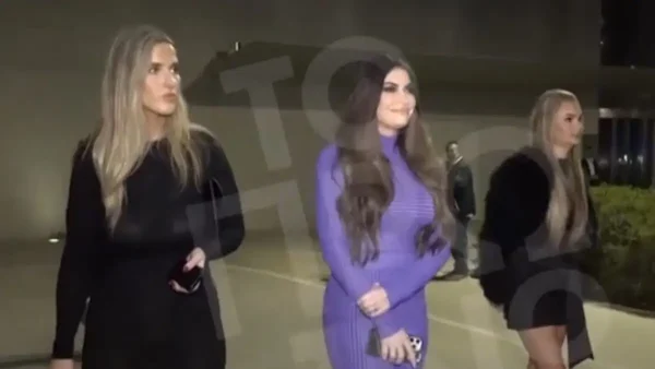 Κίμπερλι Γκιλφόιλ: Λαμπερή εμφάνιση στο Ίδρυμα Σταύρος Νιάρχος – Τα πλάνα και οι παρουσίες στην εκδήλωση