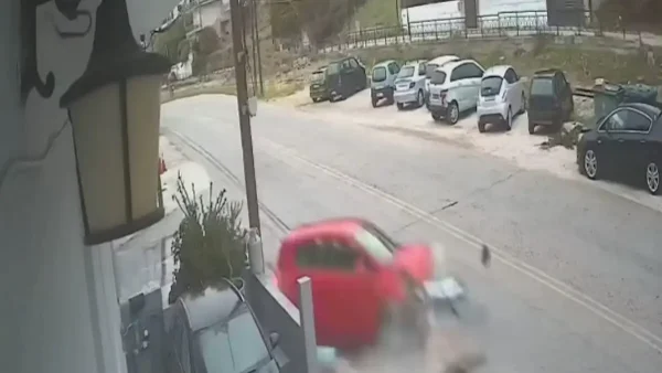 Κόρινθος: Τροχαίο με τρία αυτοκίνητα – Βίντεο από τις στιγμές της καραμπόλας