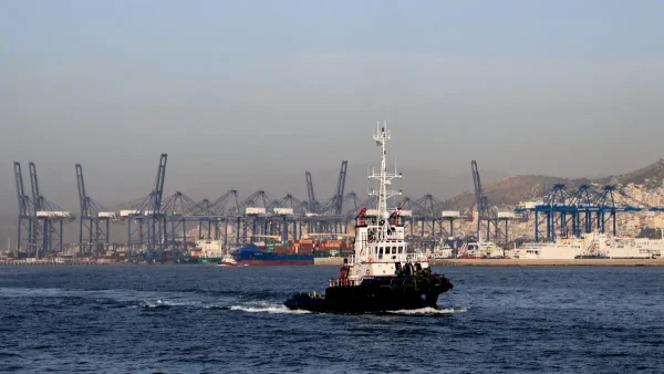 Σκληρή απάντηση της Κίνας στις δηλώσεις Γκίλφοϊλ για το λιμάνι του Πειραιά