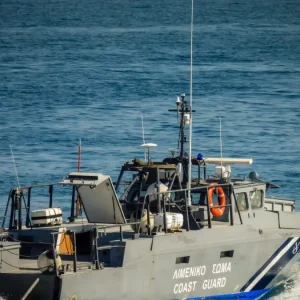 Κρήτη: Διασώθηκαν 40 άτομα από το Λιμενικό, ανάμεσά τους ένα 3χρονο αγόρι και ένα 5χρονο κορίτσι