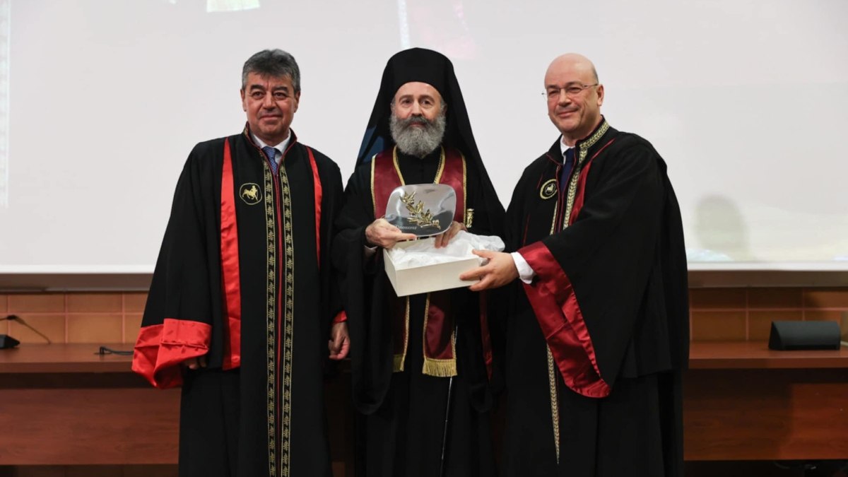 Eπίτιμος διδάκτωρ της Ιατρικής Σχολής Λάρισας αναγορεύθηκε ο αρχιεπίσκοπος Αυστραλίας