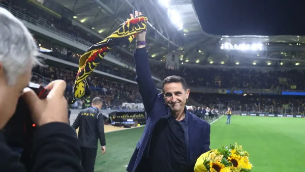 Άρης: Σε δύσκολη θέση ο Μανόλο Χιμένεθ μετά την ήττα αλλά και την αντίδραση στη βράβευση από την ΑΕΚ