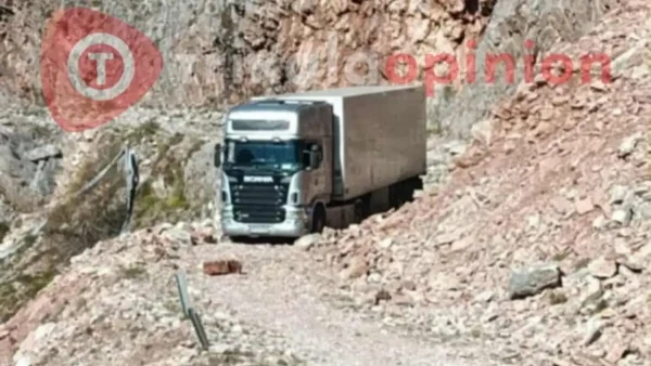 Οδηγός νταλίκας μπερδεύτηκε με το GPS και εγκλωβίστηκε σε χωματόδρομο!