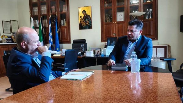 Στο Δομοκό ο Γιάννης Οικονόμου - Συνάντηση εργασίας με τον Δήμαρχο Μπάμπη Λιόλιο