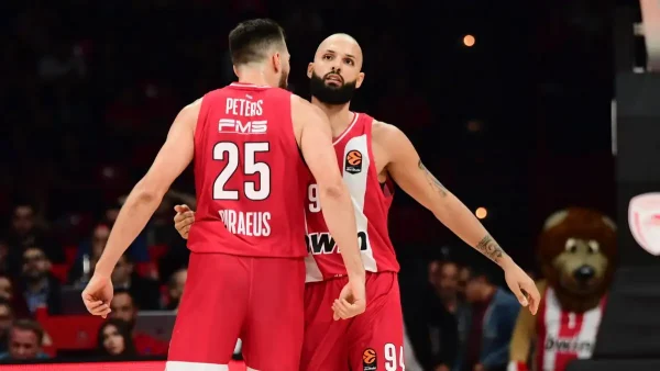 Αρμάνι Μιλάνο – Ολυμπιακός: Για την τέταρτη σερί νίκη στη σκιά του τραυματισμού του Έβανς