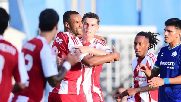 Super League: Ο Ολυμπιακός που πήρε «δώρο» κορυφής, ο Παναθηναϊκός που «λύγισε» τον ΠΑΟΚ και το δύσκολο «διπλό» της ΑΕΚ