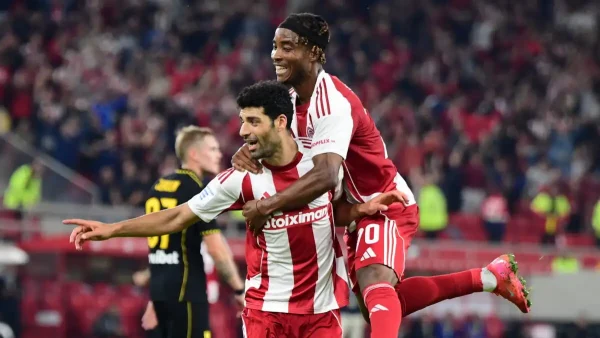 Ολυμπιακός – Άρης 2-1: Ποντένσε, Ταρέμι και Τζολάκης έστειλαν τους Πειραιώτες στην κορυφή της Super League