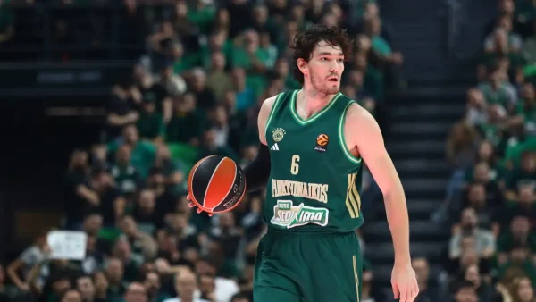 Παναθηναϊκός – Dubai BC: Τραυματίστηκε ο Οσμάν και αποχώρησε υποβασταζόμενος από το Telecom Center