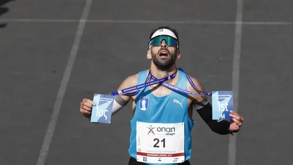 42ος Αυθεντικός Μαραθώνιος Αθήνας 2025: Ποιος είναι ο Παναγιώτης Καραΐσκος που βγήκε νικητής του αγώνα των 10 χλμ