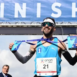 Νικητής ο Παναγιώτης Καραΐσκος στον 42ο Αυθεντικό Μαραθώνιο 2025