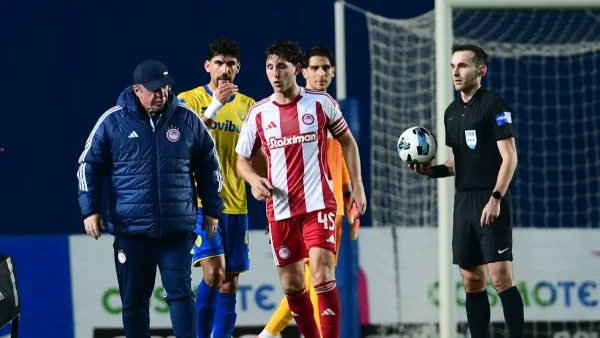 Ο Παναγιώτης Ρέτσος αποχώρησε με πρόβλημα στον προσαγωγό από το Παναιτωλικός – Ολυμπιακός