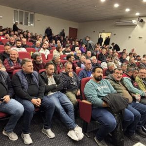 «Καζάνι που βράζει» οι αγρότες: Πάνε για Πανθεσσαλικό μπλόκο στη Νίκαια