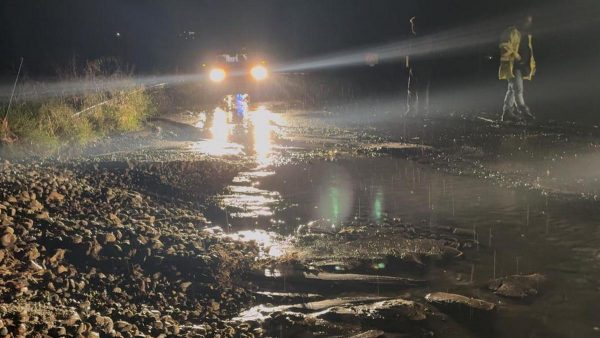 Πλημμύρισε η εθνική οδός και έκλεισε η ανατολική είσοδος του Αγίου Κωνσταντίνου (ΒΙΝΤΕΟ-ΦΩΤΟ)