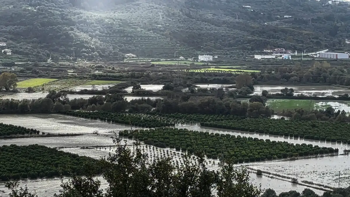 Καιρός: Κίνδυνος για πλημμύρες και κατολισθήσεις σε Ανατολική Μακεδονία και Θράκη – Σε Red Alert η χώρα για 48 ώρες