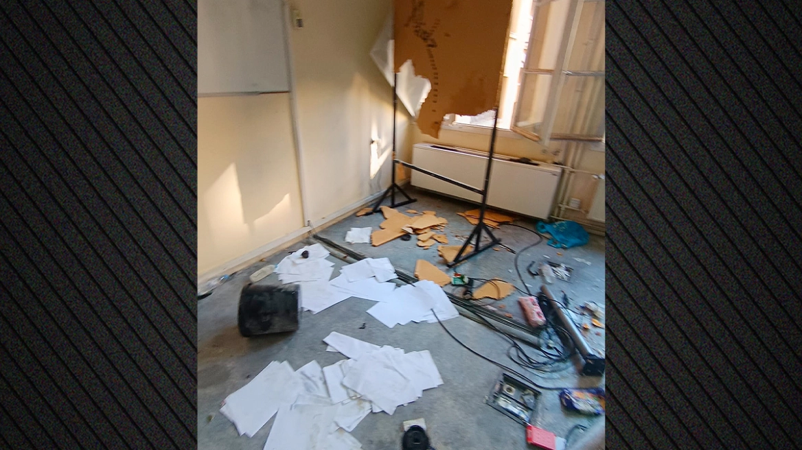 Επεισόδια στο Πολυτεχνείο με ξυλοδαρμούς και ζημιές μέσα στο κτήριο