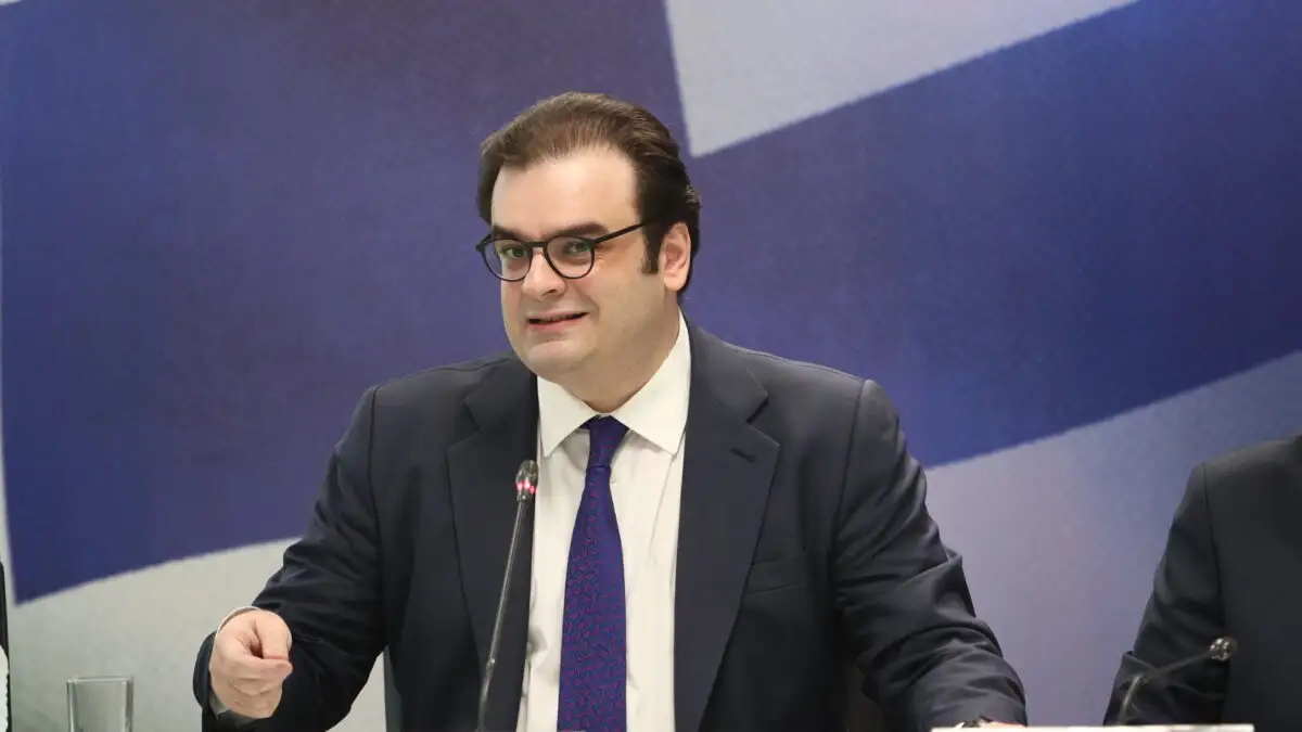 Πιερρακάκης: Πυρήνας της πολιτικής μας η αφαίρεση εμποδίων για τις οικογένειες και τους νέους