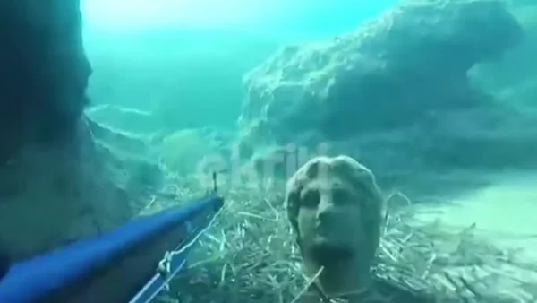 Κρήτη: Ψαροντουφέκας βρήκε άγαλμα στο βυθό της θάλασσας