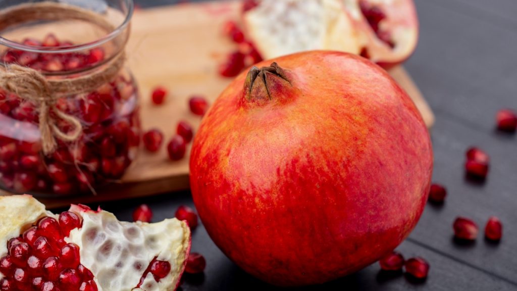 Ρόδι: Πόσες θερμίδες έχει, πώς είναι καλύτερο να το καταναλώνετε