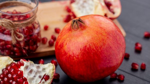 Ρόδι: Πόσες θερμίδες έχει, πώς είναι καλύτερο να το καταναλώνετε