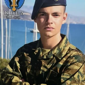 Ραγίζει καρδιές ο πατέρας του 19χρονου Ραφαήλ που σκοτώθηκε από χειροβομβίδα - Η μαντινάδα, 40 ημέρες μετά