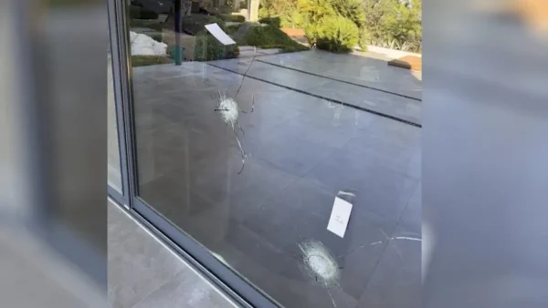 Ρόδος: «Αν δεν ήμουν κουρασμένος, μπορεί να με σκότωναν» – Σε σοκ ο επιχειρηματίας που του «γάζωσαν» το σπίτι