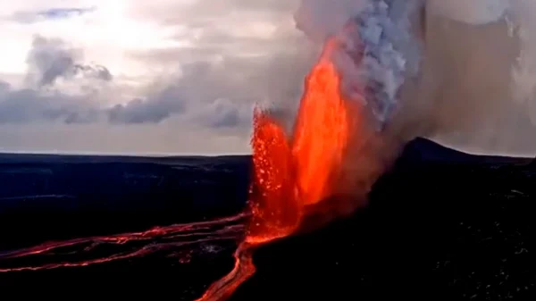 Εξερράγη το ηφαίστειο Σακουρατζίμα στην Ιαπωνία, δείτε εντυπωσιακά πλάνα – Πάνω από 30 πτήσεις ακυρώθηκαν