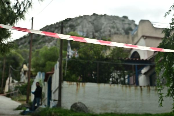 «Αυτή τη γυναίκα να την προσέχετε, τη φοβάμαι», έλεγε η πεθερά της 46χρονης στη Σαλαμίνα – Το επεισόδιο με τη νύφη της