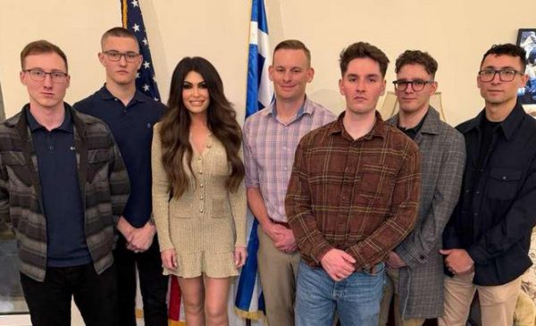 Kίμπερλι Γκιλφόιλ: Το δείπνο με τους Αμερικανούς Πεζοναύτες στην Αθήνα για την Ημέρα των Ευχαριστιών – «Ο Θεός να ευλογεί όσους υπηρετούν»