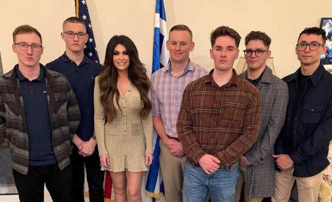 Kίμπερλι Γκιλφόιλ: Το δείπνο με τους Αμερικανούς Πεζοναύτες στην Αθήνα για την Ημέρα των Ευχαριστιών – «Ο Θεός να ευλογεί όσους υπηρετούν»