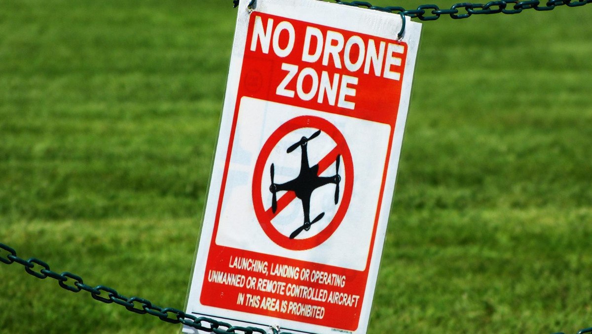 Κομισιόν: «Η Ευρώπη διατρέχει κίνδυνο – Οι εισβολές drones στον εναέριο χώρο της ΕΕ είναι υβριδικός πόλεμος»