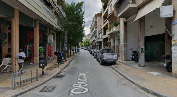 Διακοπή κυκλοφορίας στην οδό Όθωνος για τον Χριστουγεννιάτικο στολισμό