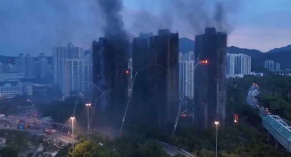 Στους 83 οι νεκροί από τη φωτιά στους ουρανοξύστες στο Χονγκ Κονγκ – Τουλάχιστον 250 οι αγνοούμενοι