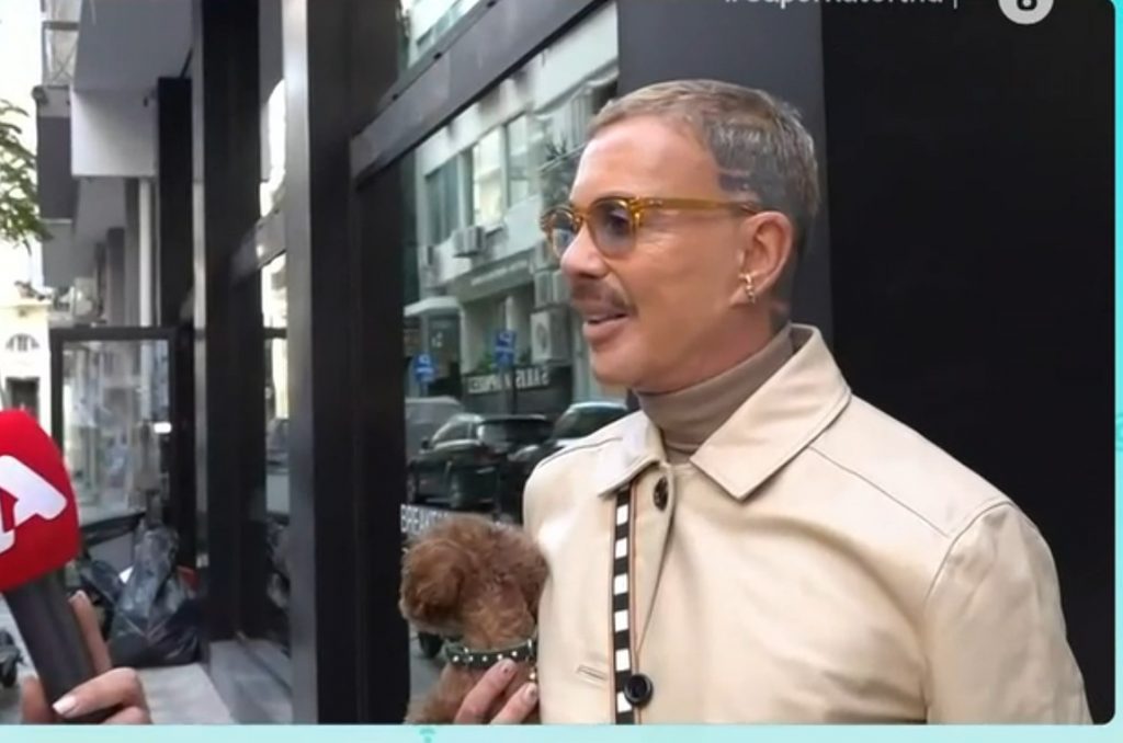 Λάκης Γαβαλάς: «Ο πατέρας μου ήταν μαρμαράς – Προτιμώ να με κάψουν αφού δεν είναι εδώ εκείνος να μου βάλει την ταφόπλακα»