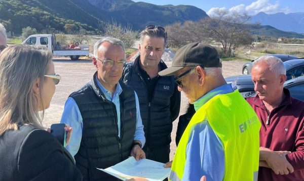 Στις Θερμοπύλες ο Σταϊκούρας και στα έργα που γίνονται για την ανάδειξη της ιστορικής περιοχής