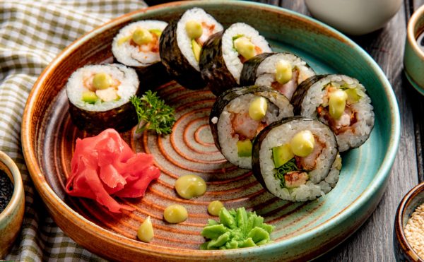 Θεσσαλονίκη: 22χρονος έπαθε μόλυνση μετά από κατανάλωση σούσι – Πρόκειται για την πρώτη που σημειώνεται στην Ελλάδα