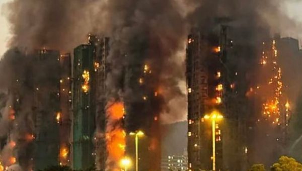 Χονγκ Κονγκ: Τους 146 έφτασαν οι νεκροί από την καταστροφική φωτιά σε πολυκατοικίες – Άγνωστο πως ξέσπασε η πύρινη κόλαση