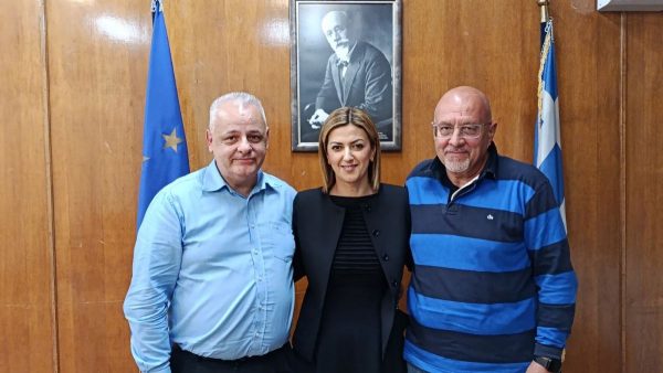 Συνάντηση με Αγαπηδάκη του Σωματείου Εργαζομένων ΚΥ & Δημόσιων Υγειονομικών Υπηρεσιών Φθιώτιδας