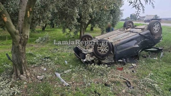 Τραγωδία στη Φθιώτιδα: Σκοτώθηκαν δύο φίλοι ξημερώματα Κυριακής σε φοβερό τροχαίο