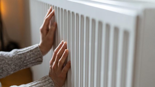 Επίδομα θέρμανσης: Ο χρόνος μετρά αντίστροφα για την εκπνοή της προθεσμίας – Ποιοι το δικαιούνται και πόσα χρήματα θα πάρουν